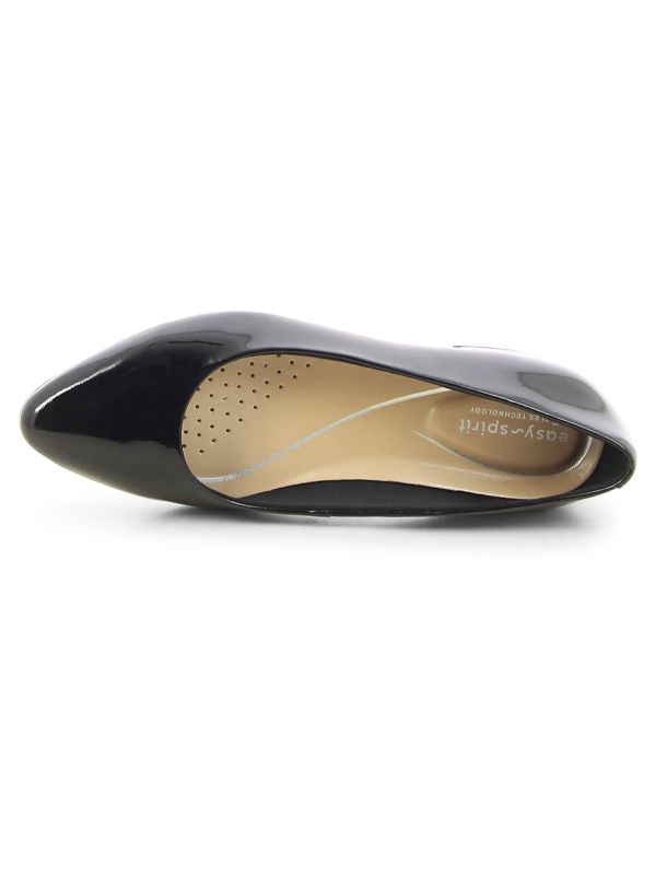 נעלי סירה בדוגמת נחש מבריקה לנשים